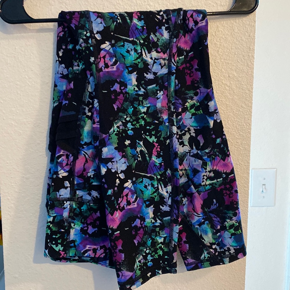 Fabletics, Motion 365 leggings.